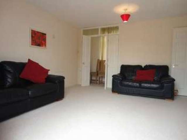  Image of 3 bedroom Property to rent in Kineton Close Redditch B98 at Kineton Close  Redditch, B98 0EU
