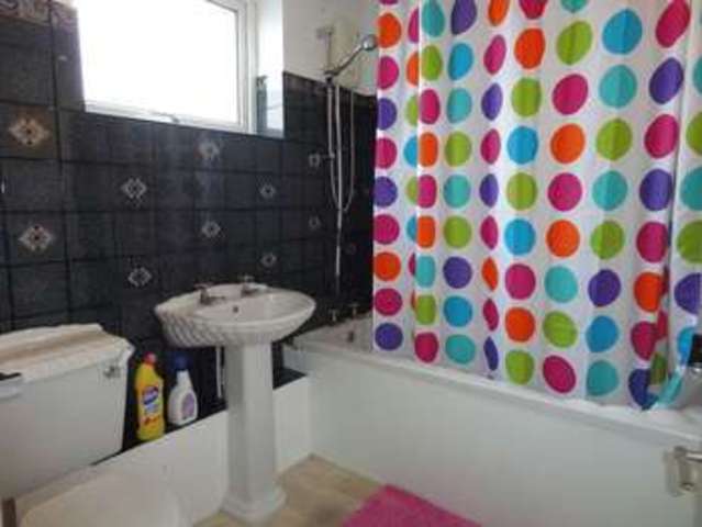  Image of 3 bedroom Property to rent in Kineton Close Redditch B98 at Kineton Close  Redditch, B98 0EU