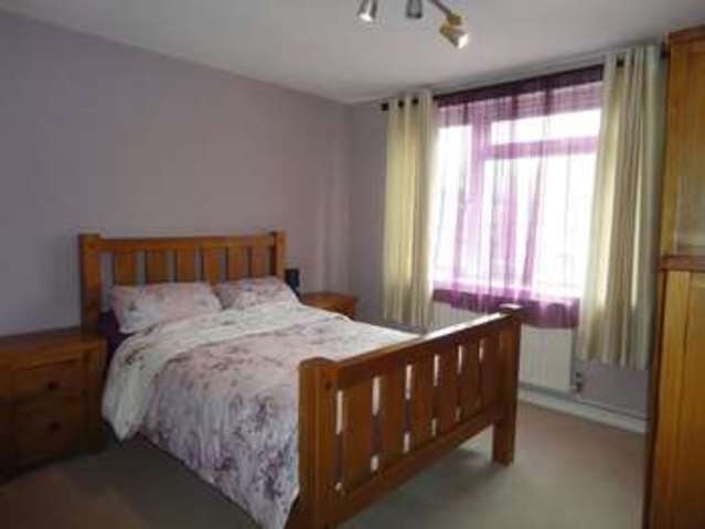  Image of 3 bedroom Property to rent in Kineton Close Redditch B98 at Kineton Close  Redditch, B98 0EU