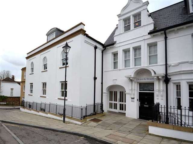  Image of 2 bedroom Apartment for sale in High Street Harrow-on-the-Hill Harrow HA1 at Harrow on the Hill, HA1 3LP