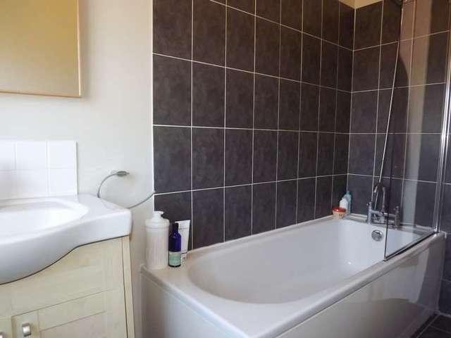  Image of 2 bedroom Flat for sale in Kings Keep Beaufort Road Kingston upon Thames KT1 at Kings Keep Beaufort Roed Kingston upon Thames, KT1 2HP