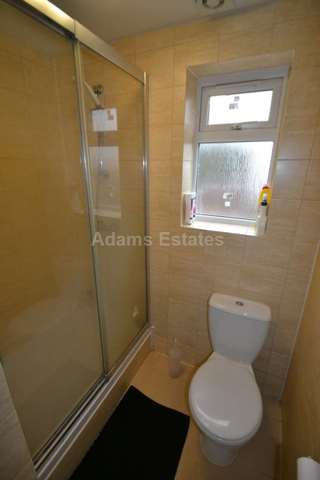  Image of 6 bedroom Terraced house to rent in Kings Road Reading RG1 at Kings Road  Reading, RG1 4HP