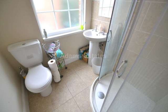  Image of 1 bedroom House Share to rent in Kings Road Reading RG1 at Kings Road  Reading, RG1 4HP