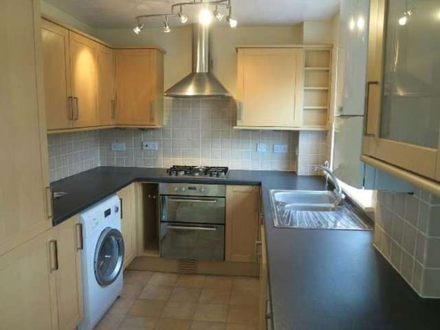  Image of 3 bedroom Detached house to rent in Kingsford Close Woodley Reading RG5 at Kingsford Close  Reading, RG5 4DT