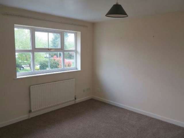  Image of 3 bedroom Detached house to rent in Kingsford Close Woodley Reading RG5 at Kingsford Close  Reading, RG5 4DT