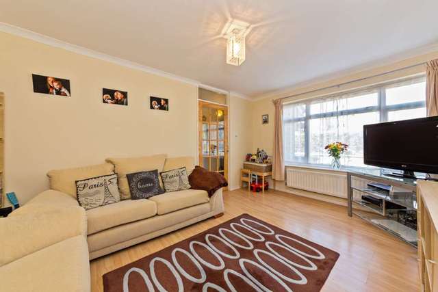  Image of 2 bedroom Detached house for sale in Kingsley Walk Tring HP23 at Kingsley Walk  Tring, HP23 5DP