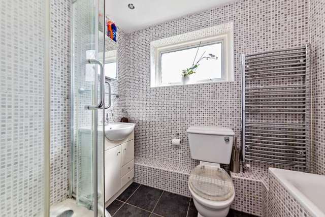  Image of 2 bedroom Detached house for sale in Kingsley Walk Tring HP23 at Kingsley Walk  Tring, HP23 5DP