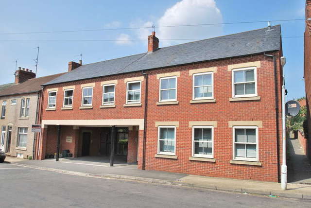  Image of 2 bedroom Flat to rent in Stanhope Road Northampton NN2 at Northampton Northamptonshire, NN2 6JU