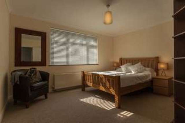  Image of 3 bedroom Detached house for sale in Kingston Road Teddington TW11 at Kingston Road  Teddington, TW11 9JP