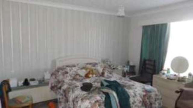  Image of 2 bedroom Bungalow for sale in Bemerton Gardens Kirby Cross Frinton-on-Sea CO13 at Kirby Cross Frinton-on-Sea Kirby Cross, CO13 0QE