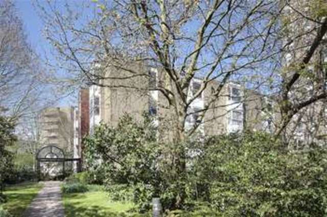  Image of 4 bedroom Flat to rent in Grant Road London SW11 at Grant Road Battersea Clapham Junction, SW11 2NG