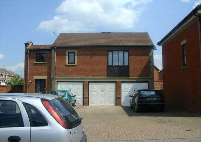  Image of 1 bedroom Detached house to rent in Knapp Place Worcester WR5 at St Peters Worcester Littleworth, WR5 3TR