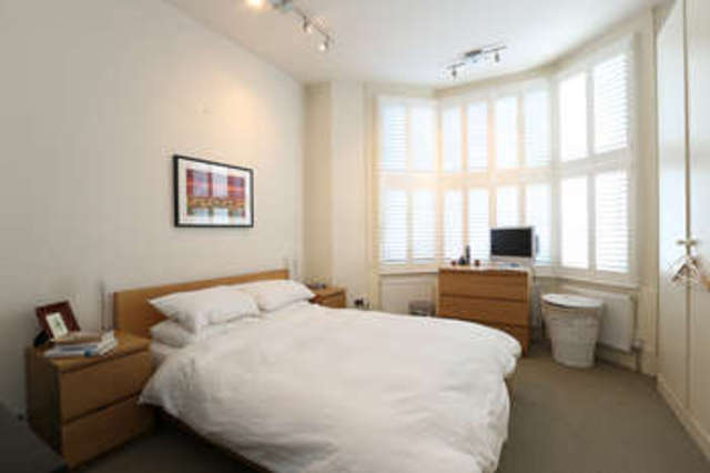  Image of 2 bedroom Flat to rent in Knoll Road London SW18 at Wandsworth London Wandsworth, SW18 2DF