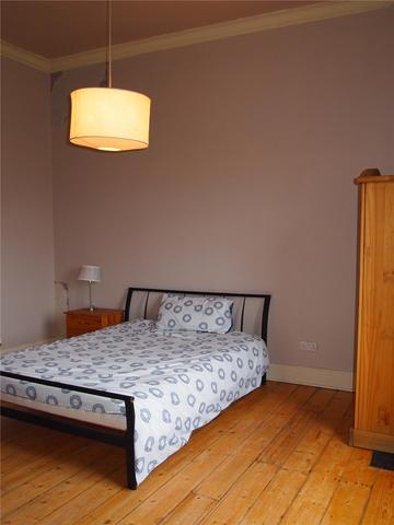 Image of 3 bedroom Flat to rent in La Crosse Terrace Glasgow G12 at Kelvinbridge Glasgow Glasgow, G12 8EX