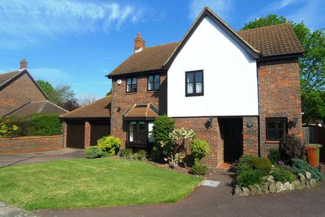  Image of 4 bedroom Detached house to rent in Lacebark Close Sidcup DA15 at Lacebark Close  Sidcup, DA15 8WD