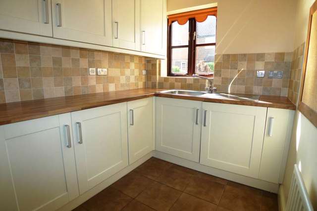  Image of 4 bedroom Detached house to rent in Lacebark Close Sidcup DA15 at Lacebark Close  Sidcup, DA15 8WD