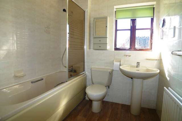  Image of 4 bedroom Detached house to rent in Lacebark Close Sidcup DA15 at Lacebark Close  Sidcup, DA15 8WD