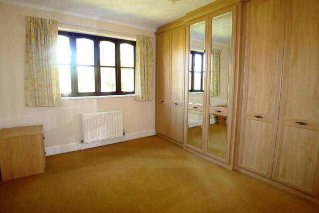  Image of 4 bedroom Detached house to rent in Lacebark Close Sidcup DA15 at Lacebark Close  Sidcup, DA15 8WD