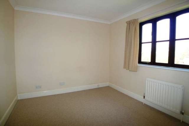  Image of 4 bedroom Detached house to rent in Lacebark Close Sidcup DA15 at Lacebark Close  Sidcup, DA15 8WD