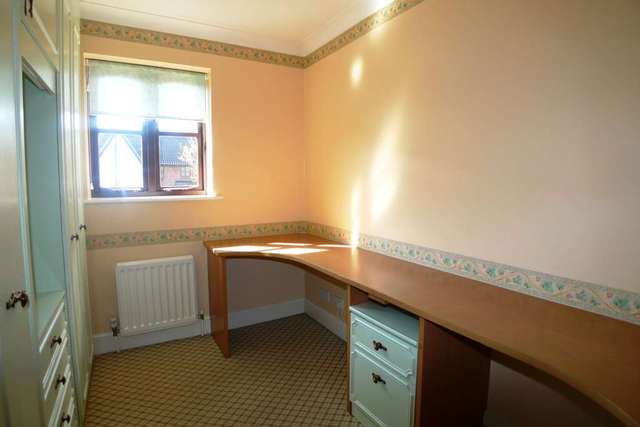  Image of 4 bedroom Detached house to rent in Lacebark Close Sidcup DA15 at Lacebark Close  Sidcup, DA15 8WD