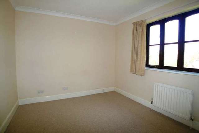  Image of 4 bedroom Detached house to rent in Lacebark Close Sidcup DA15 at Lacebark Close  Sidcup, DA15 8WD