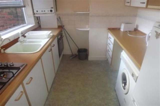  Image of 1 bedroom Flat to rent in Lancaster Road Leicester LE1 at Leicester, LE1 6YT