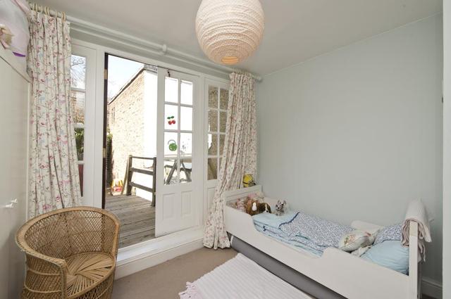  Image of 2 bedroom Ground Flat to rent in Lancaster Road London W11 at Lancaster Road  London, W11 1QU