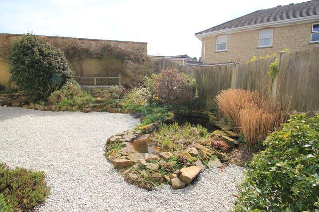  Image of 2 bedroom Flat for sale in Lansdowne Road Tunbridge Wells TN1 at Tunbridge Wells, TN1 2NJ