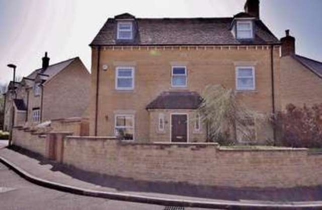  Image of 5 bedroom Detached house for sale in Larch Lane Witney OX28 at Larch Lane  Witney, OX28 1AG