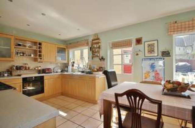  Image of 5 bedroom Detached house for sale in Larch Lane Witney OX28 at Larch Lane  Witney, OX28 1AG