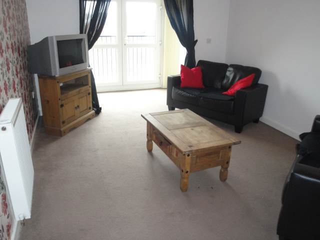  Image of 2 bedroom Flat to rent in Lavender Gardens Warrington WA5 at Warrington  Great Sankey, WA5 1BQ