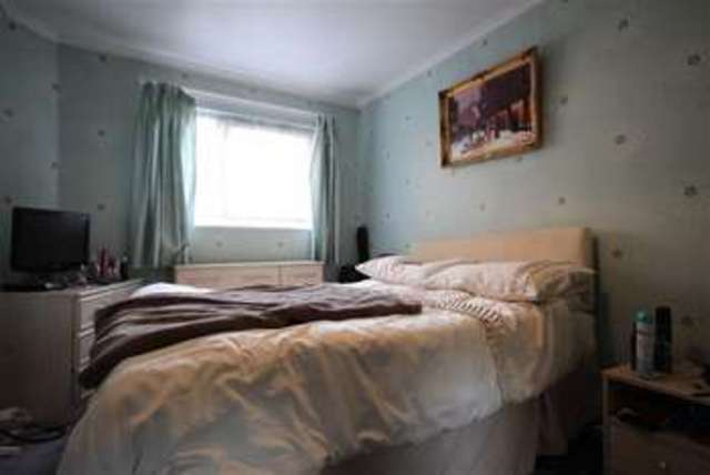  Image of 1 bedroom Flat to rent in Lawn Road Cowley Uxbridge UB8 at Lawn Road Uxbridge Uxbridge, UB8 2TS