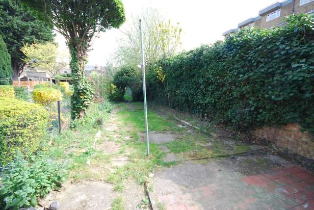 Image of 2 bedroom Flat to rent in Lea Hall Road London E10 at Leahall Road Leyton London, E10 7AN