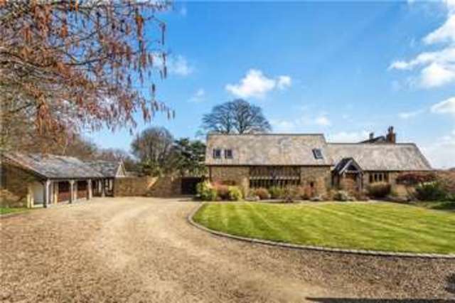  Image of 4 bedroom Detached house for sale in Ledgers Lane Warlingham CR6 at Ledgers Road Warlingham Chelsham, CR6 9QB