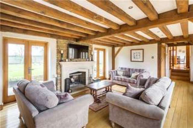  Image of 4 bedroom Detached house for sale in Ledgers Lane Warlingham CR6 at Ledgers Road Warlingham Chelsham, CR6 9QB