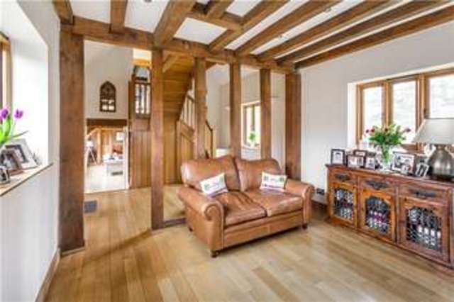  Image of 4 bedroom Detached house for sale in Ledgers Lane Warlingham CR6 at Ledgers Road Warlingham Chelsham, CR6 9QB