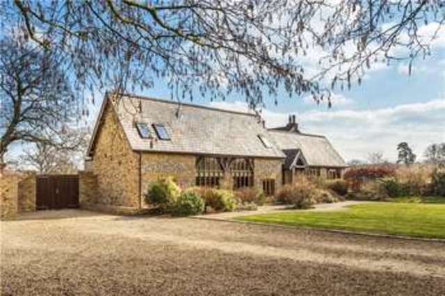  Image of 4 bedroom Detached house for sale in Ledgers Lane Warlingham CR6 at Ledgers Road Warlingham Chelsham, CR6 9QB