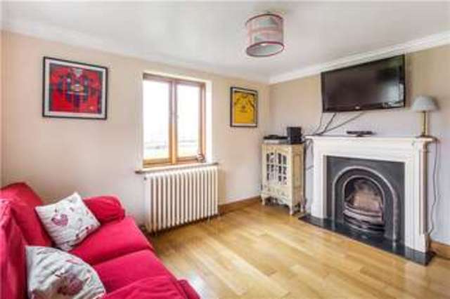  Image of 4 bedroom Detached house for sale in Ledgers Lane Warlingham CR6 at Ledgers Road Warlingham Chelsham, CR6 9QB