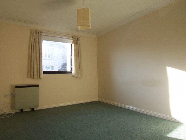  Image of 1 bedroom Flat to rent in Lennox Road North Southsea PO5 at Lennox Road North  Southsea, PO5 2QH