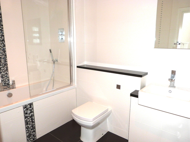  Image of 5 bedroom Semi-Detached house for sale in Limes Avenue London NW11 at GOLDERS GREEN  LONDON, NW11 9TJ