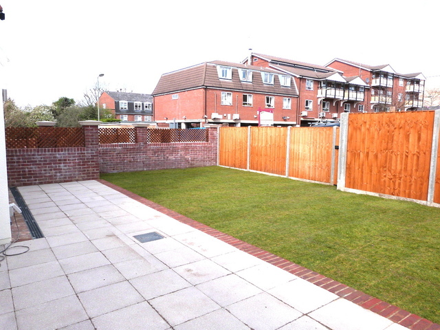  Image of 5 bedroom Semi-Detached house for sale in Limes Avenue London NW11 at GOLDERS GREEN  LONDON, NW11 9TJ
