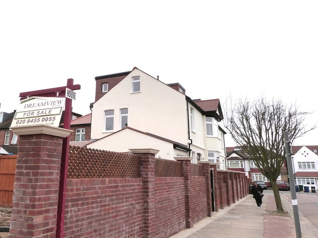  Image of 5 bedroom Semi-Detached house for sale in Limes Avenue London NW11 at GOLDERS GREEN  LONDON, NW11 9TJ