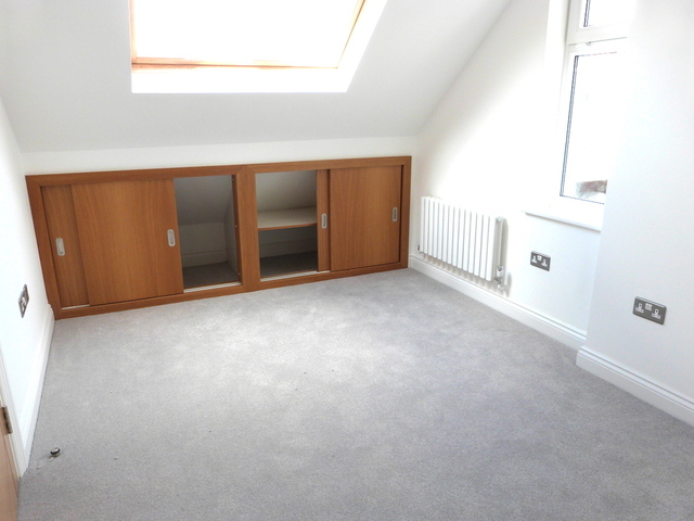  Image of 5 bedroom Semi-Detached house for sale in Limes Avenue London NW11 at GOLDERS GREEN  LONDON, NW11 9TJ