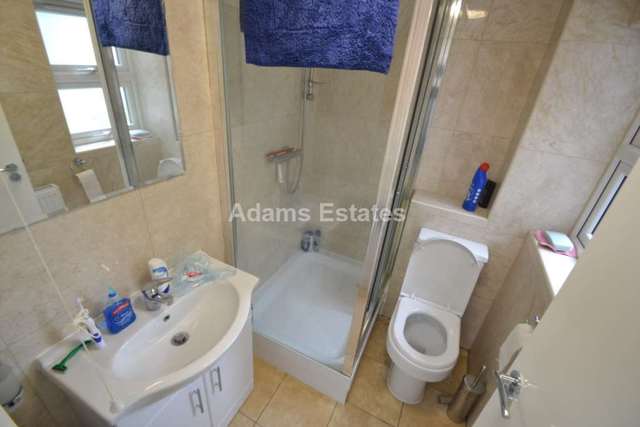 Image of 1 bedroom House Share to rent in Lincoln Road Reading RG2 at Lincoln Road  Reading, RG2 0EX
