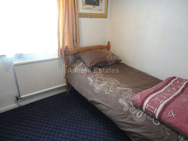  Image of 1 bedroom House Share to rent in Linden Road Reading RG2 at Linden Rd  Reading, RG2 7EJ