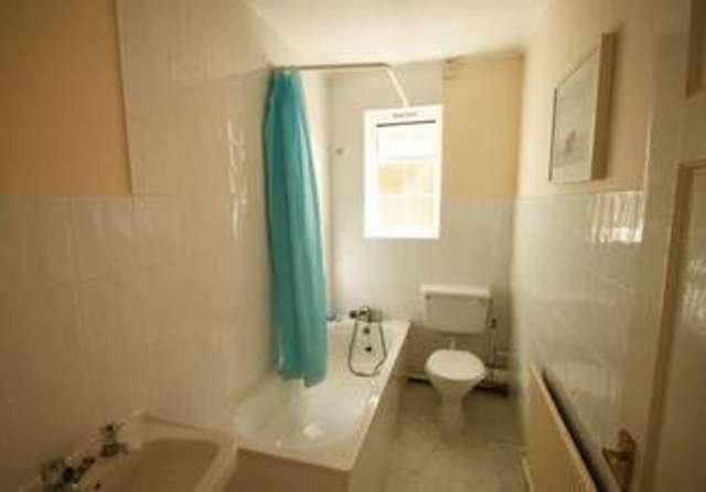  Image of 2 bedroom Flat for sale in Lindley Road Godstone RH9 at Lindley Road  Godstone, RH9 8BU