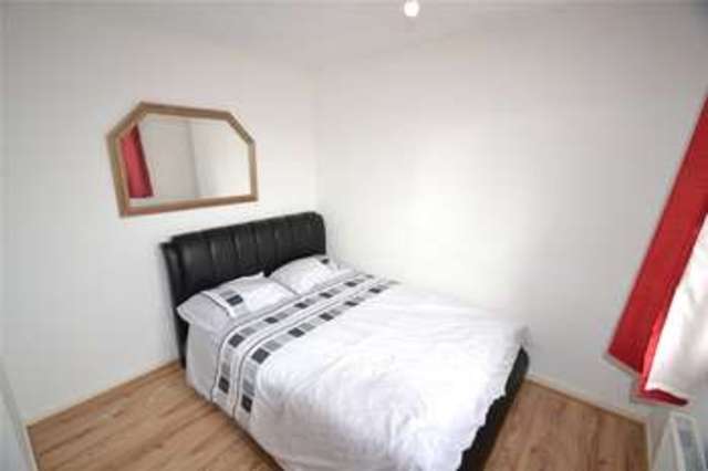 Image of 3 bedroom End of Terrace for sale in Liscombe Bracknell RG12 at Bracknell Berkshire Easthampstead, RG12 7BY