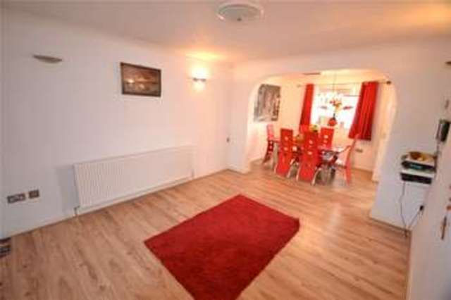  Image of 3 bedroom End of Terrace for sale in Liscombe Bracknell RG12 at Bracknell Berkshire Easthampstead, RG12 7BY