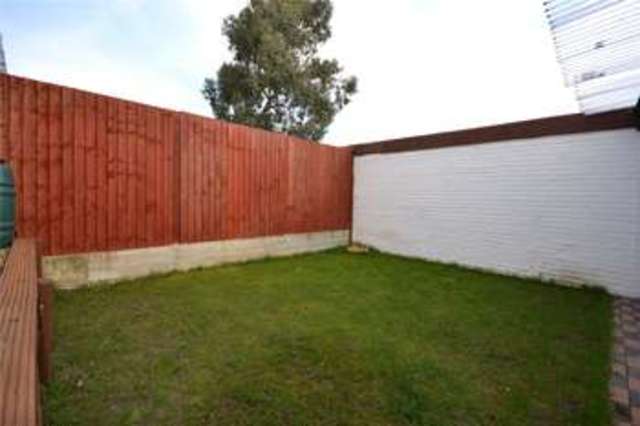  Image of 3 bedroom End of Terrace for sale in Liscombe Bracknell RG12 at Bracknell Berkshire Easthampstead, RG12 7BY