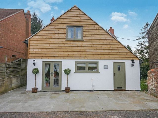  Image of 3 bedroom Detached house for sale in Littleworth Road Benson Wallingford OX10 at Littleworth Road  Benson, OX10 6LY